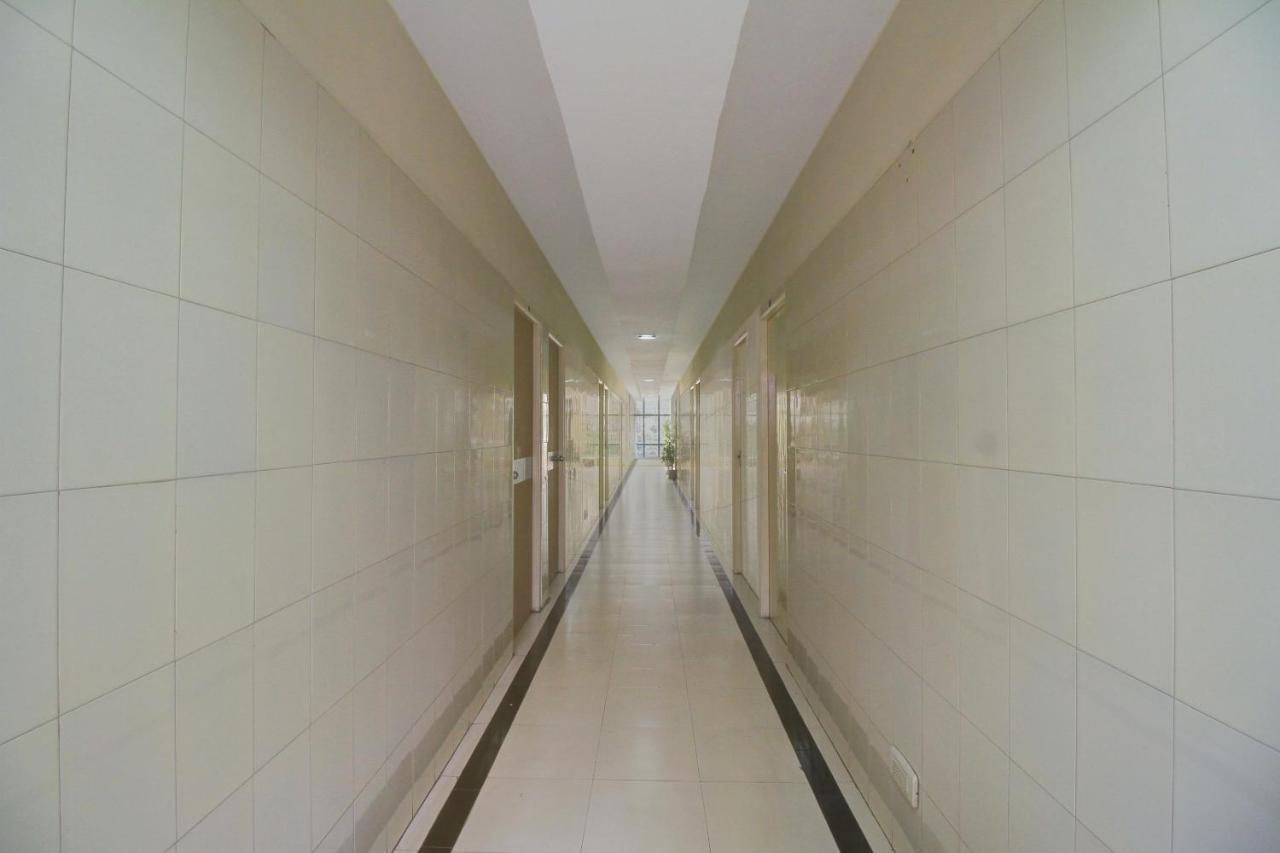 Oyo 968 Hotel Poigai Chennai Exterior photo